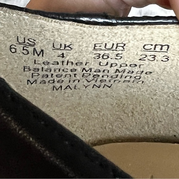 NIB Naturalizer Black Leather Malynn Pumps Block Heels sz 6.5 - Picture 12 of 13